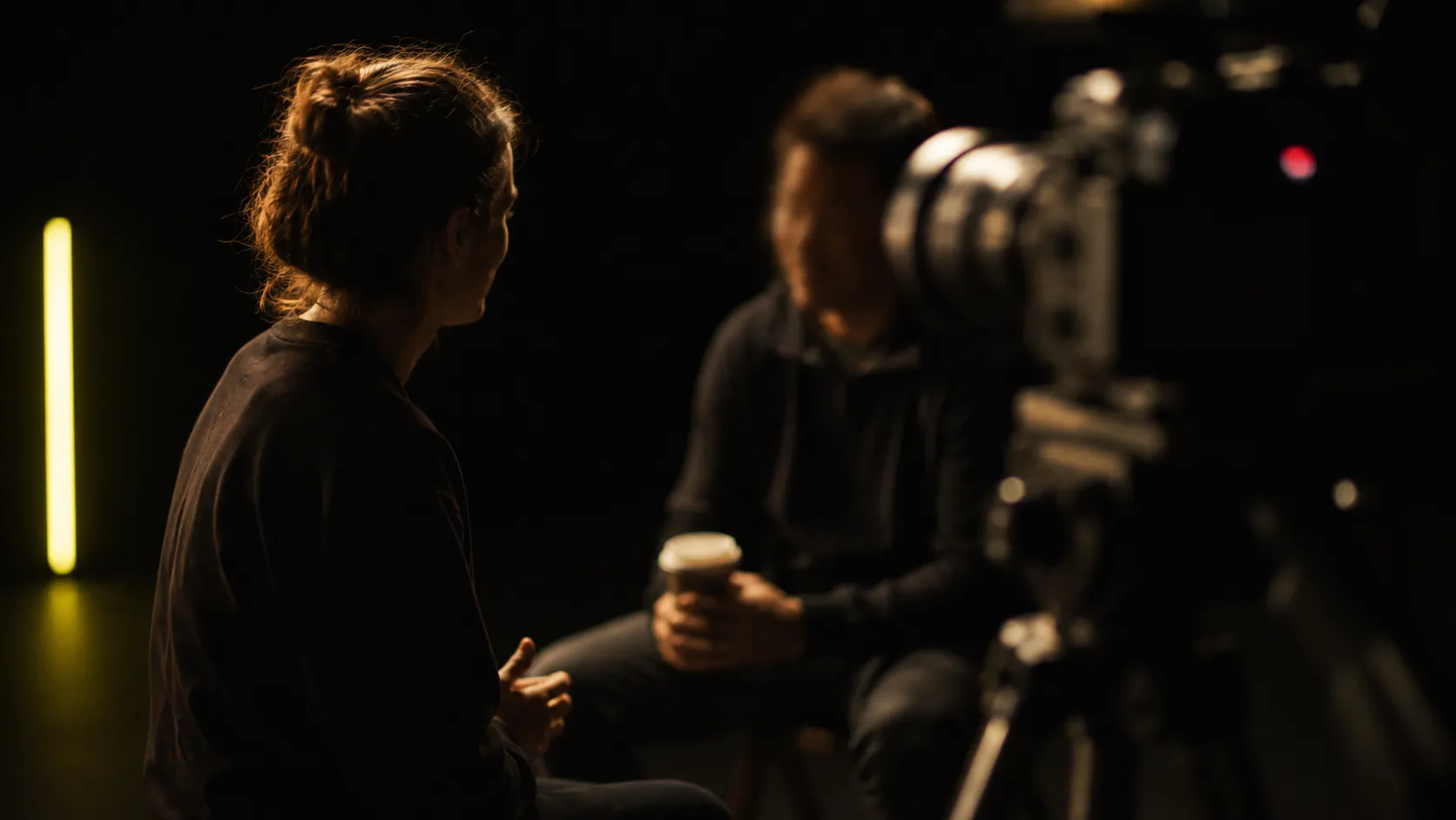 Comment préparer une personne non habituée à être filmée